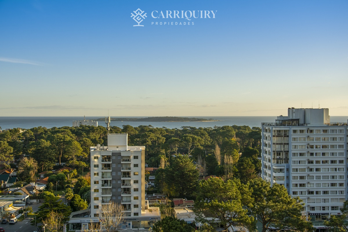 Apartamento ID.10295 - Apartamento en Roosevelt Center de 3 dormitorios mas dependencia 