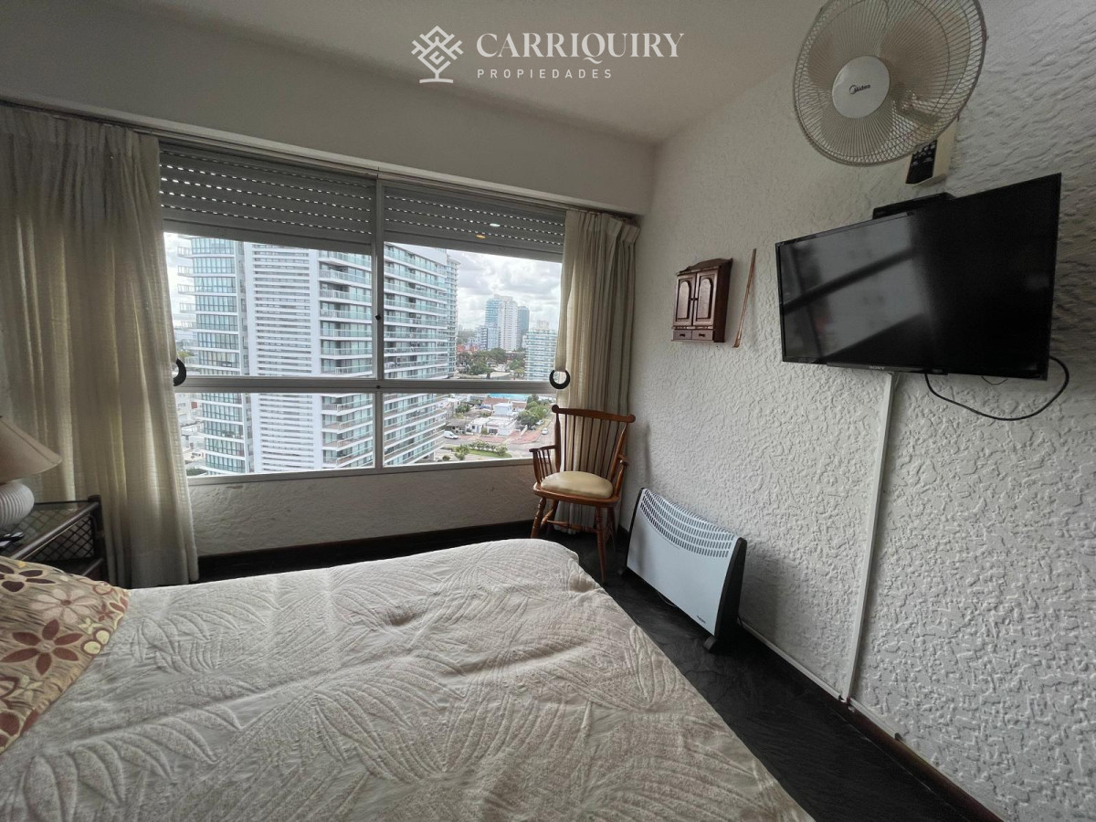 Apartamento ID.10072 - Departamento en venta en Brava - Punta del Este de 1 dormitorio y medio.