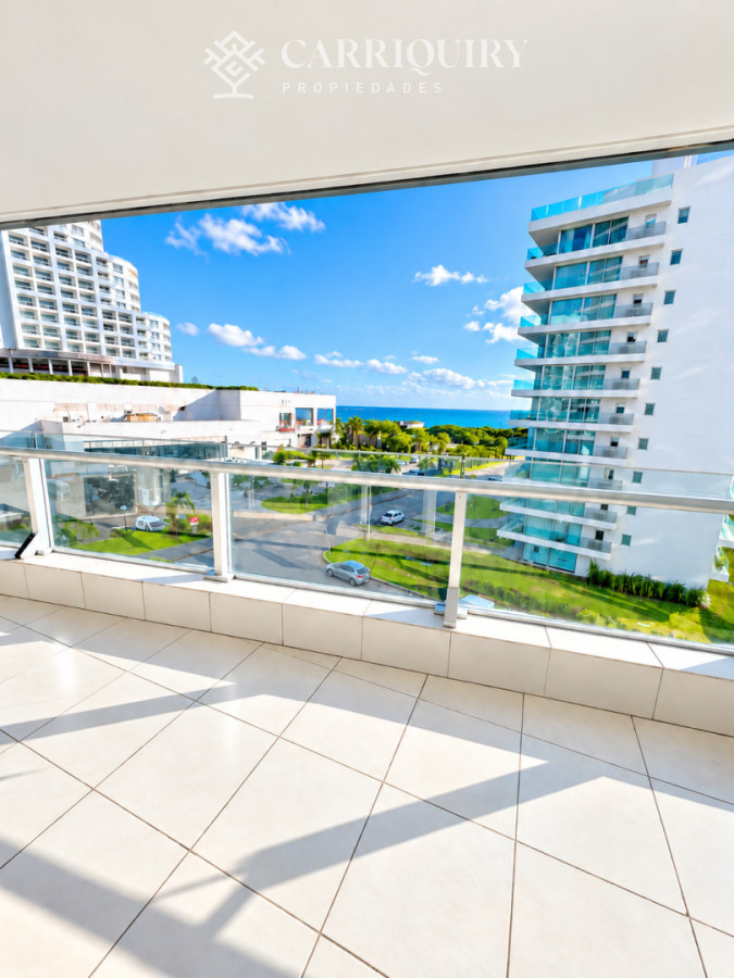 Apartamento ID.10705/Apartamento-en-Brava,-3-dormitorios- - Seasons Tower - Punta del Este, 2 dormitorios mas servicio