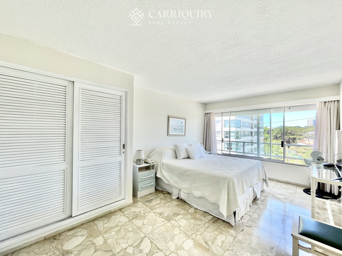 Apartamento ID.7621 - Apartamento en venta 2 dormitorios Playa Mansa, Punta del Este