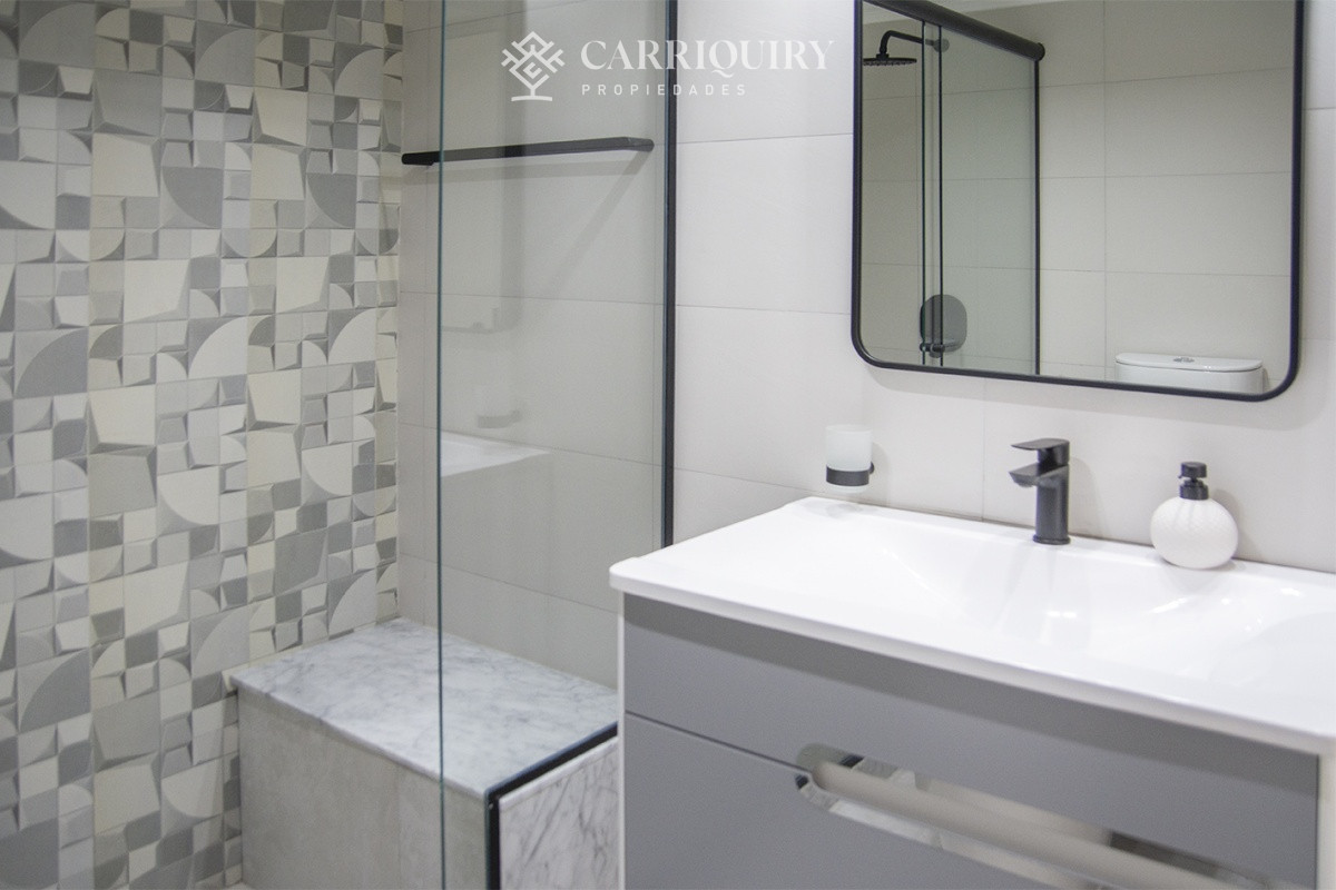 Apartamento ID.5667 - Vende apartamento de 2 dormitorios y medio en Chiverta, Reciclado completo. Punta del Este 