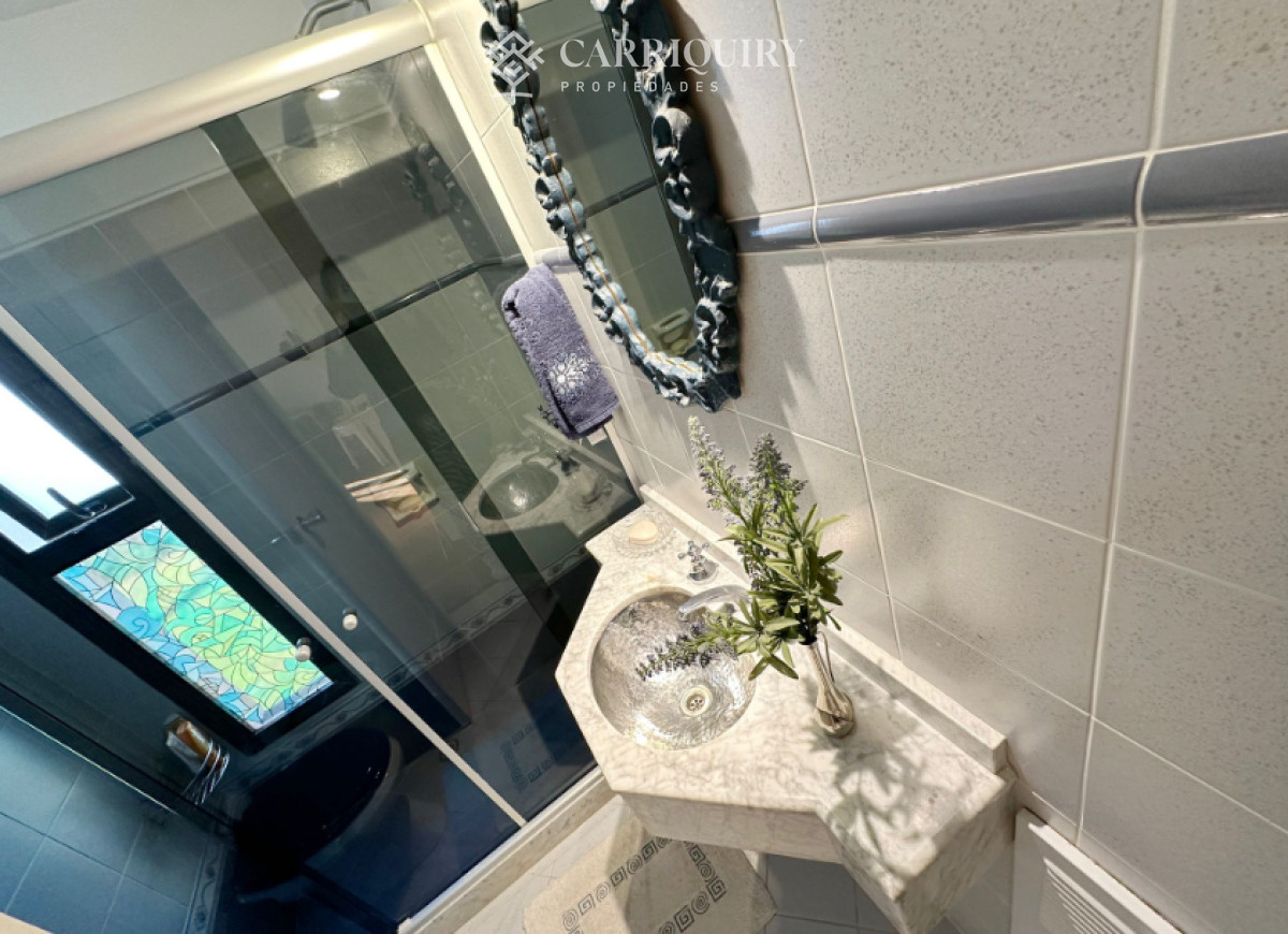 Apartamento ID.9695 - Vende Apartamento frente al mar en Brava, Punta del Este de 2 dormitorios.