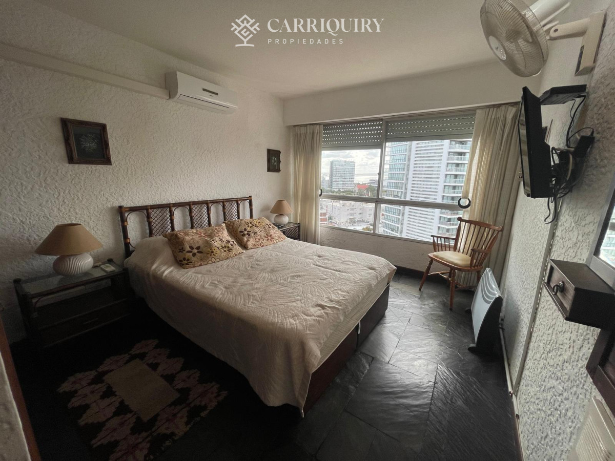 Apartamento ID.10072 - Departamento en venta en Brava - Punta del Este de 1 dormitorio y medio.