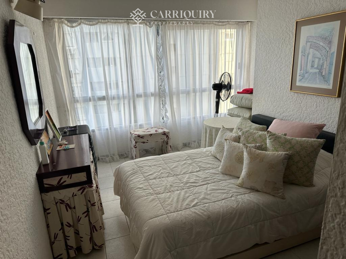 Apartamento ID.9755 - Vende Apartamento de 3 dormitorios en Brava, Excelente edificio.