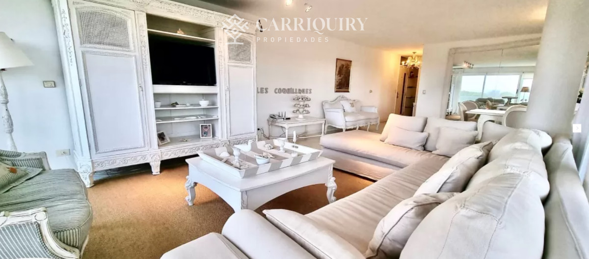 Apartamento ID.9446/Apartamento-en-Brava,-3-dormitorios-* - Departamento en venta en Arenas Blancas con vista al mar.