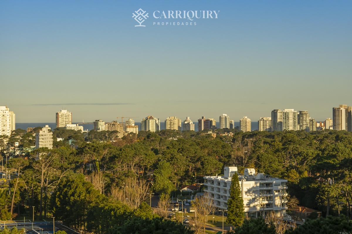 Apartamento ID.10295 - Apartamento en Roosevelt Center de 3 dormitorios mas dependencia 