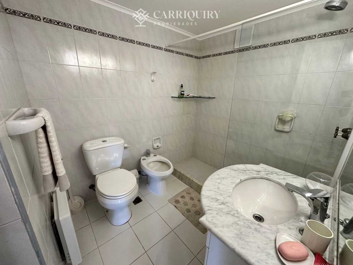 Apartamento ID.10101 - Apartamento de 2 dormitorios y medio en Playa Brava , Punta del este 