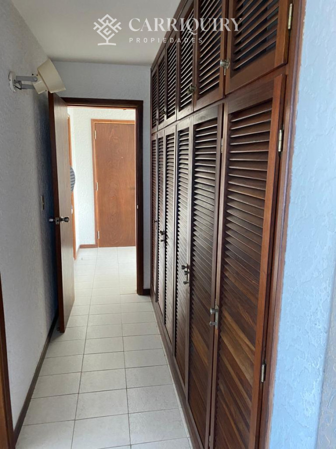 Apartamento ID.9755 - Vende Apartamento de 3 dormitorios en Brava, Excelente edificio.