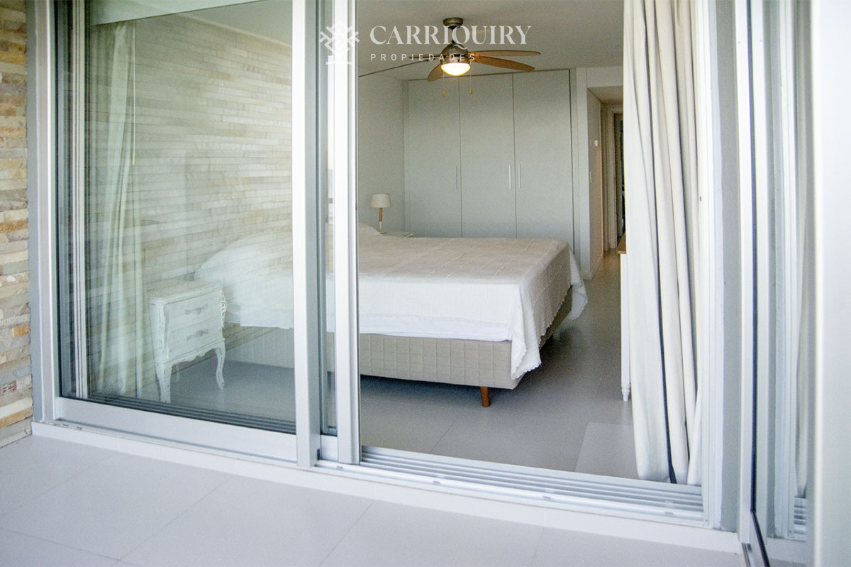 Apartamento ID.7950 - Departamento de 2 suites + depedencia en venta Frente al mar.