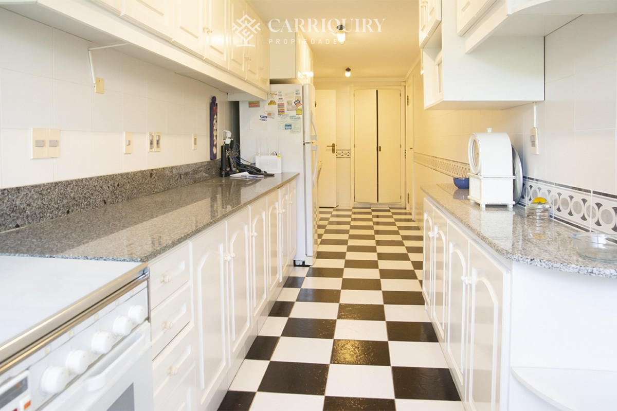 Apartamento ID.9583/Le-Parc - Apartamento de 4 dormitorios en Punta del Este frente al mar en Playa Brava