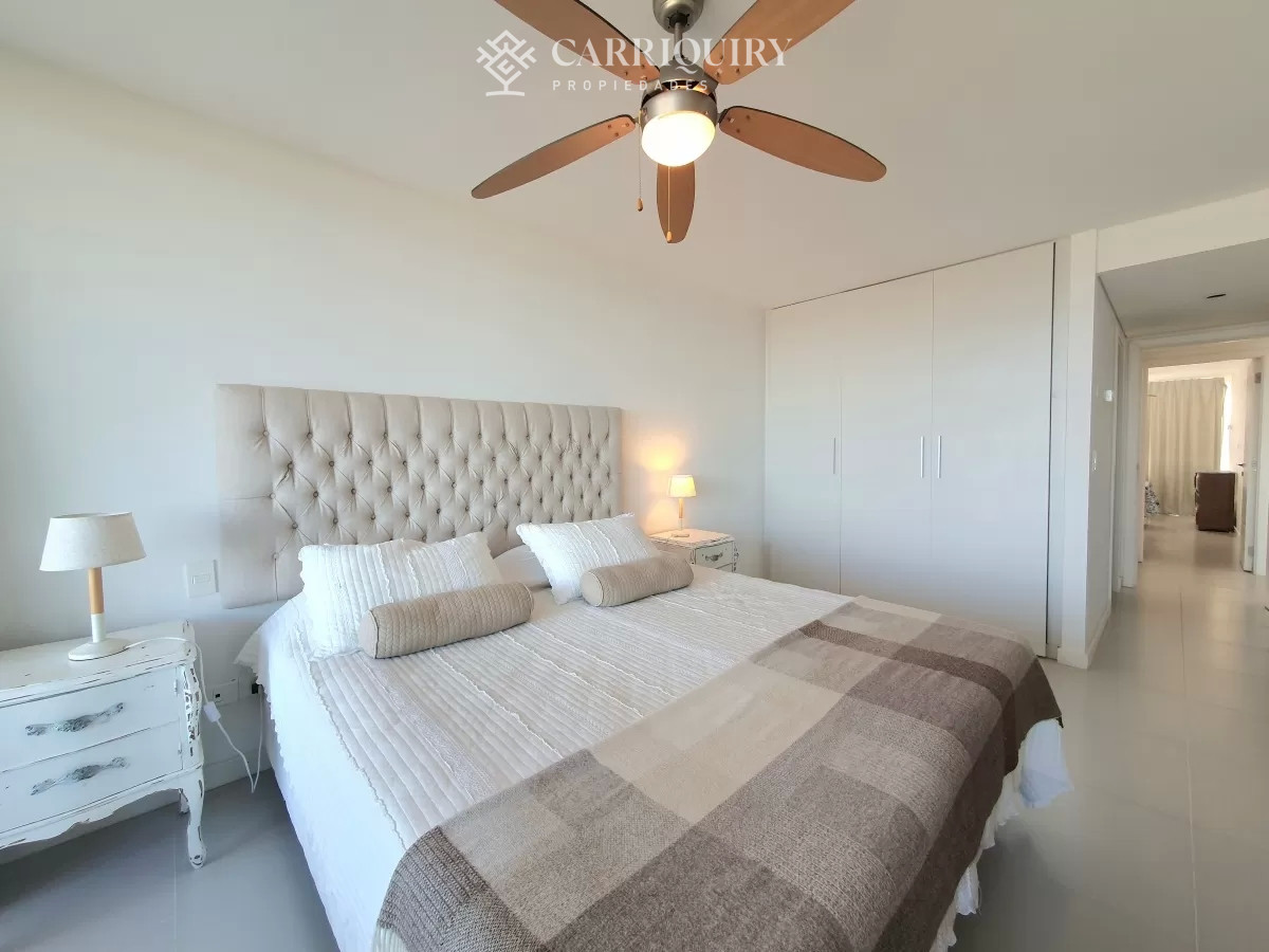 Apartamento ID.7950 - Departamento de 2 suites + depedencia en venta Frente al mar.