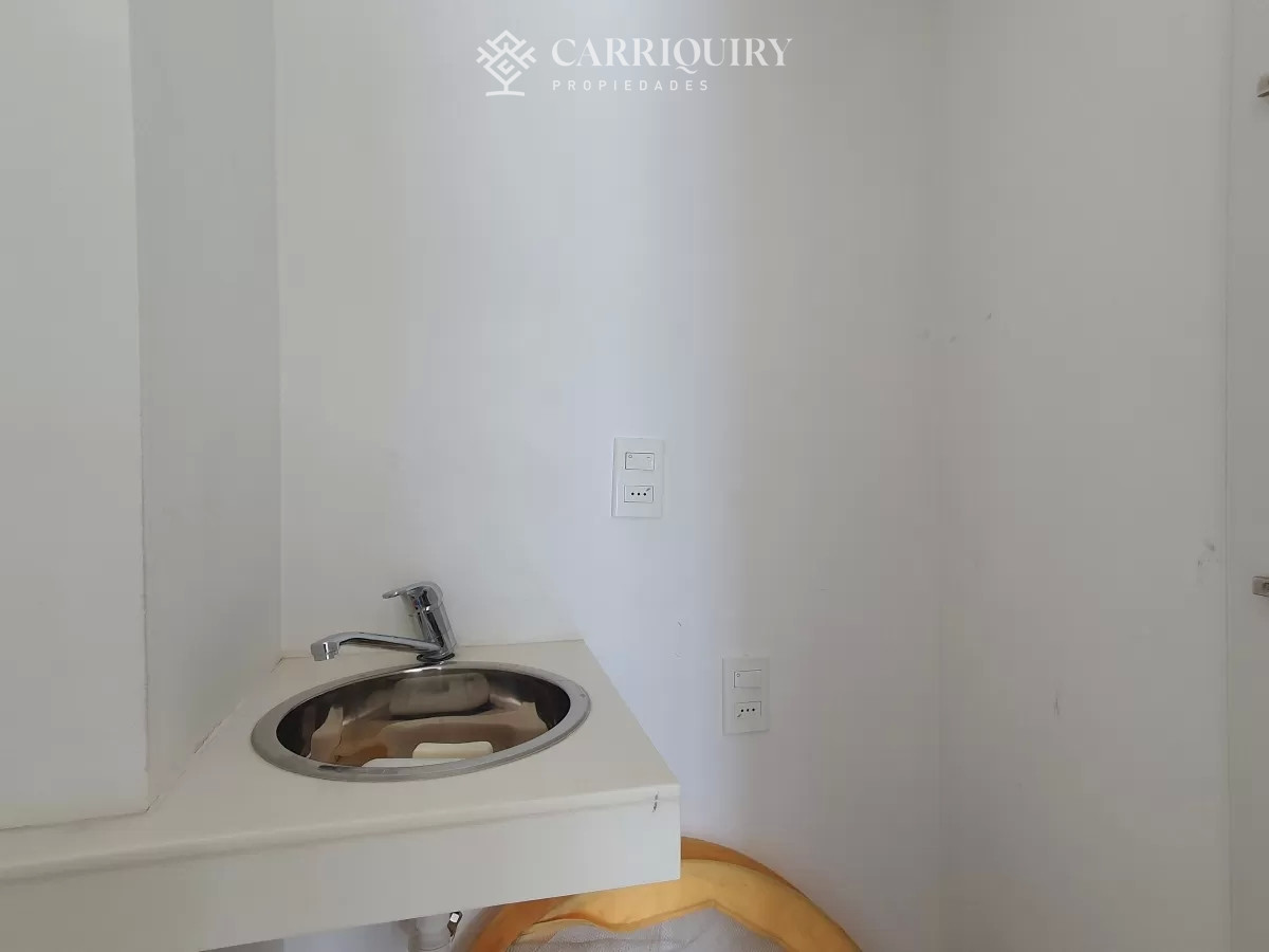 Apartamento ID.7950 - Departamento de 2 suites + depedencia en venta Frente al mar.