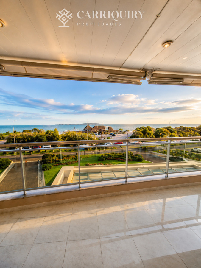 Apartamento ID.9842 - Departamento de 3 dormitorios en venta en Coral Tower en venta