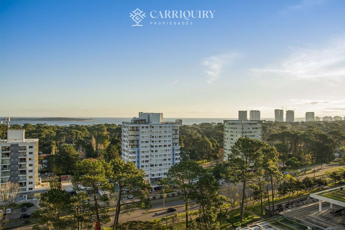 Apartamento ID.10295 - Apartamento en Roosevelt Center de 3 dormitorios mas dependencia 