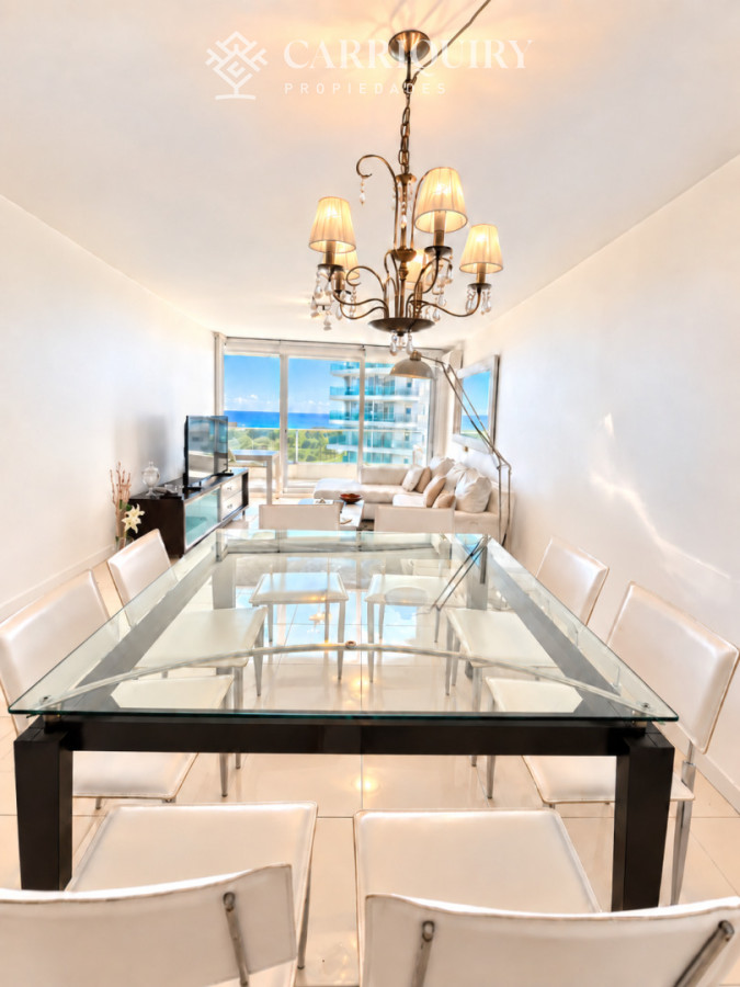 Apartamento ID.10705/Apartamento-en-Brava,-3-dormitorios- - Seasons Tower - Punta del Este, 2 dormitorios mas servicio