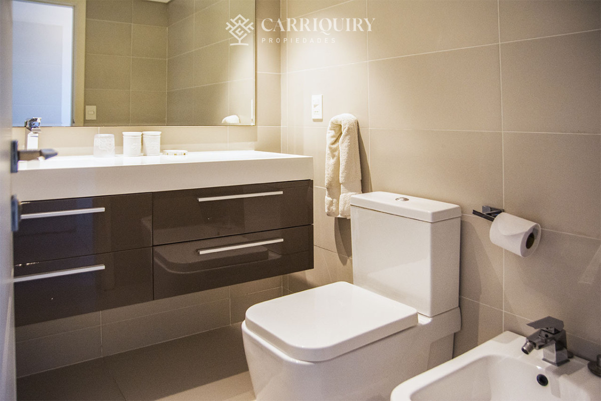 Apartamento ID.7950 - Departamento de 2 suites + depedencia en venta Frente al mar.