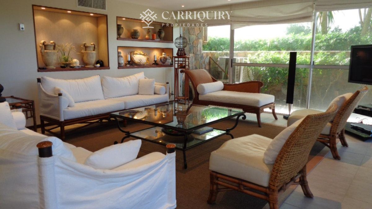 Apartamento ID.9583/Le-Parc - Apartamento de 4 dormitorios en Punta del Este frente al mar en Playa Brava