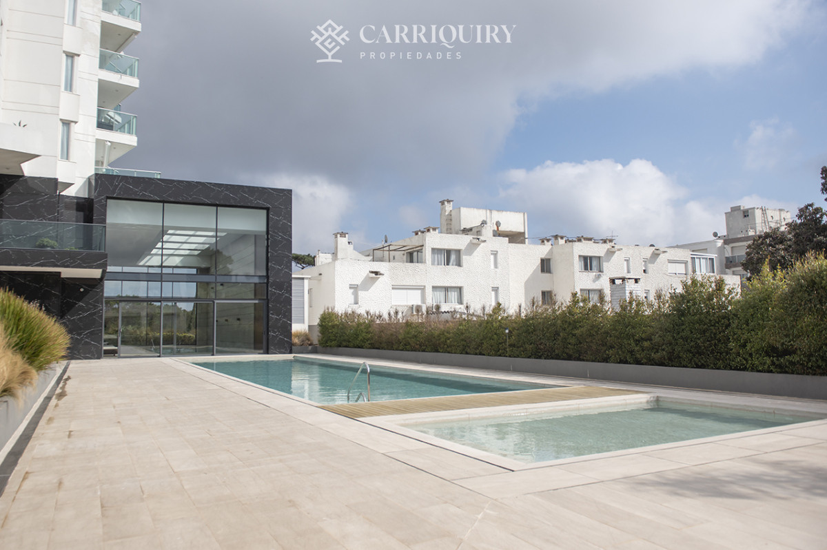 Apartamento ID.9333/ALQUILER-TEMPORARIO-APARTAMENTO-4-DORMITORIOS-MANATIALES- - Apartamento en Mansa - Punta del Este en venta de 3 dormitorios.