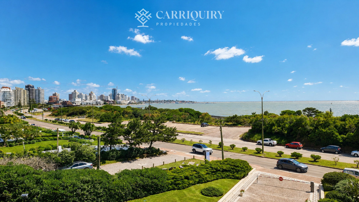 Apartamento ID.9842 - Departamento de 3 dormitorios en venta en Coral Tower en venta