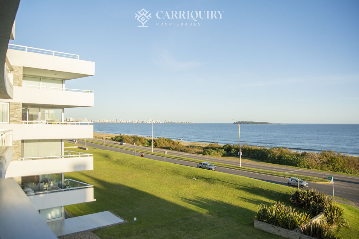 Apartamento ID.7950 - Departamento de 2 suites + depedencia en venta Frente al mar.