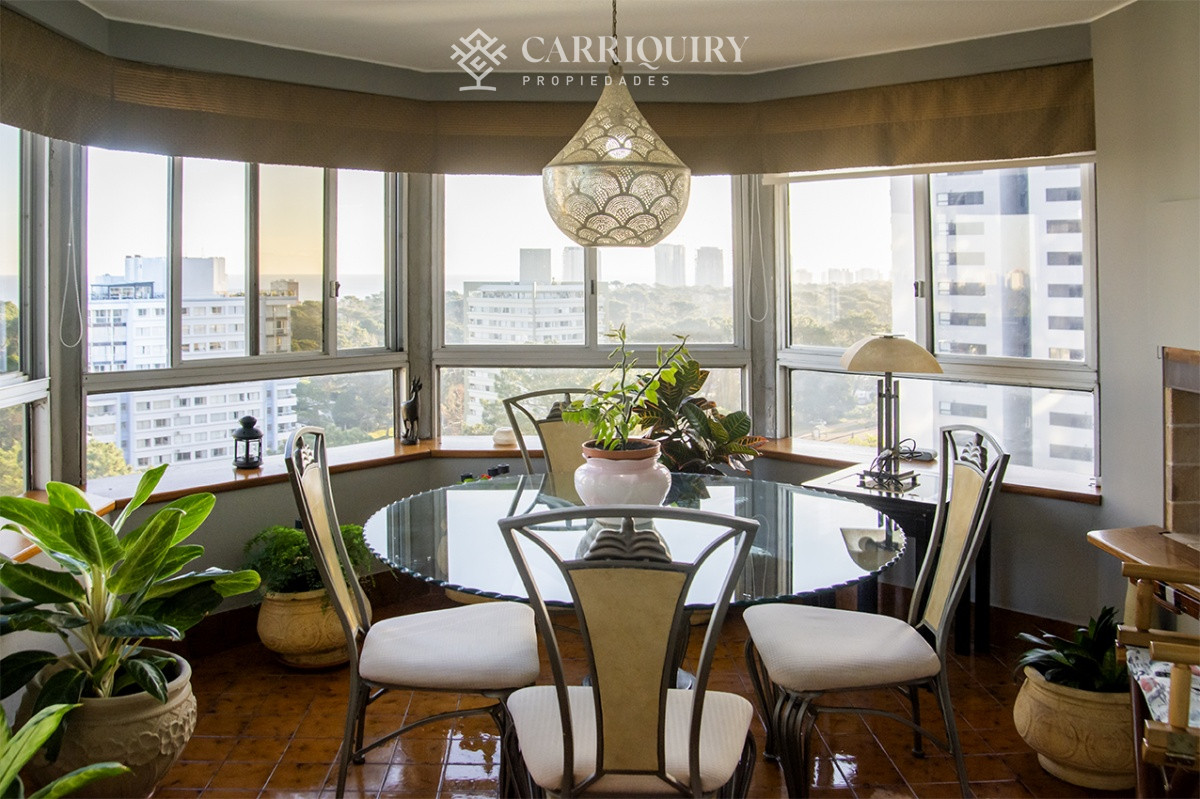 Apartamento ID.10295 - Apartamento en Roosevelt Center de 3 dormitorios mas dependencia 