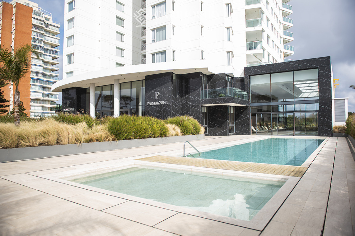 Apartamento ID.9333/ALQUILER-TEMPORARIO-APARTAMENTO-4-DORMITORIOS-MANATIALES- - Apartamento en Mansa - Punta del Este en venta de 3 dormitorios.