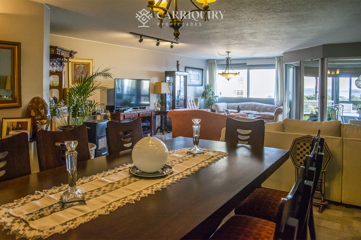 Apartamento ID.10295 - Apartamento en Roosevelt Center de 3 dormitorios mas dependencia 