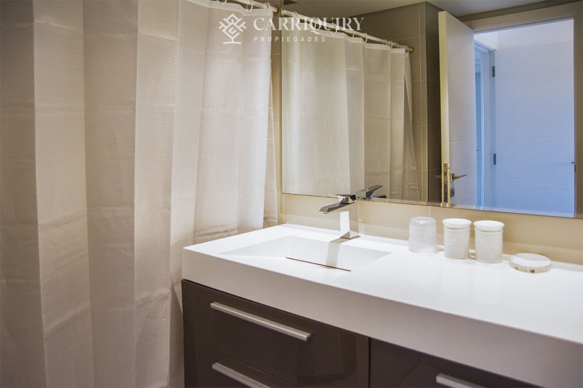 Apartamento ID.7950 - Departamento de 2 suites + depedencia en venta Frente al mar.