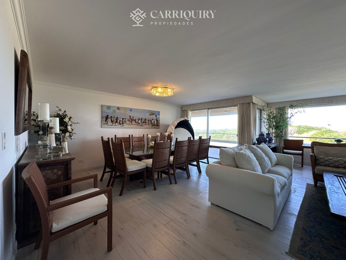 Apartamento ID.9577/Departamento-en-venta-en-Arenas-Blancas-con-vista-al-mar. - Se vende departamento de 4 dormitorios , Playa brava, Esturion