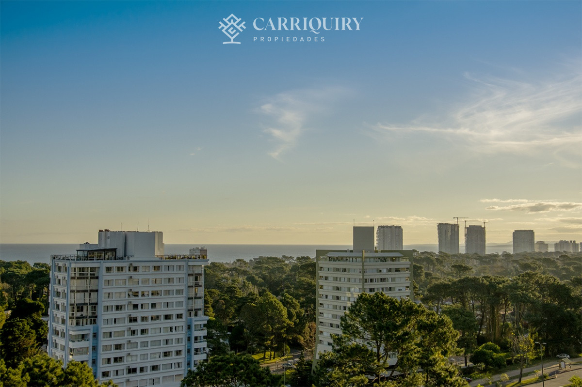Apartamento ID.10295 - Apartamento en Roosevelt Center de 3 dormitorios mas dependencia 