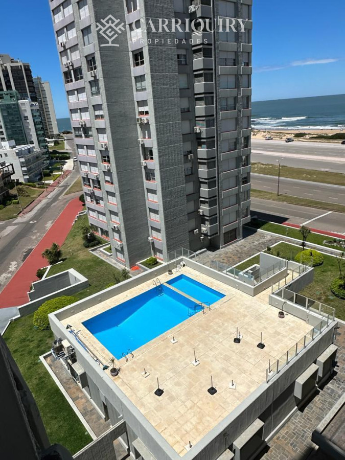 Apartamento ID.9755 - Vende Apartamento de 3 dormitorios en Brava, Excelente edificio.