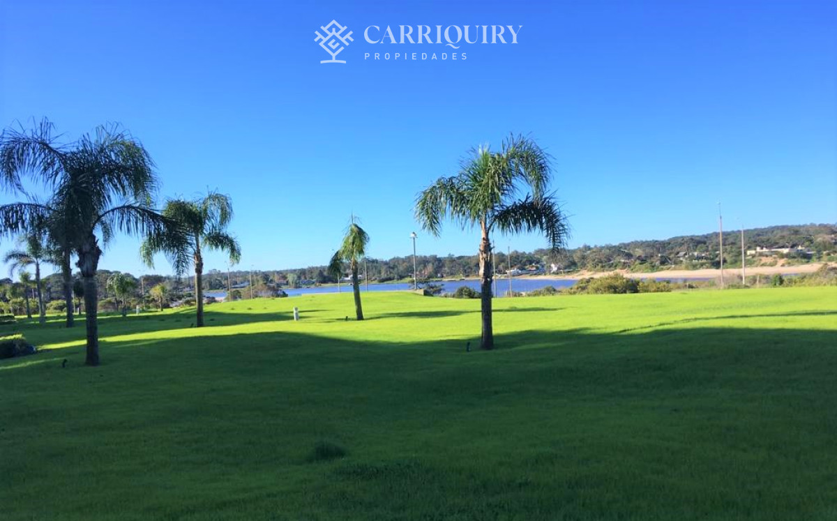 Apartamento ID.9444 - Espectacular departamento con Piscina Propia en venta, complejo frente al mar