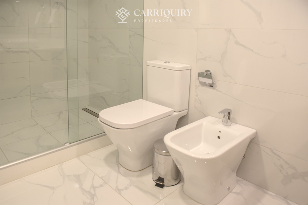 Apartamento ID.9333/ALQUILER-TEMPORARIO-APARTAMENTO-4-DORMITORIOS-MANATIALES- - Apartamento en Mansa - Punta del Este en venta de 3 dormitorios.