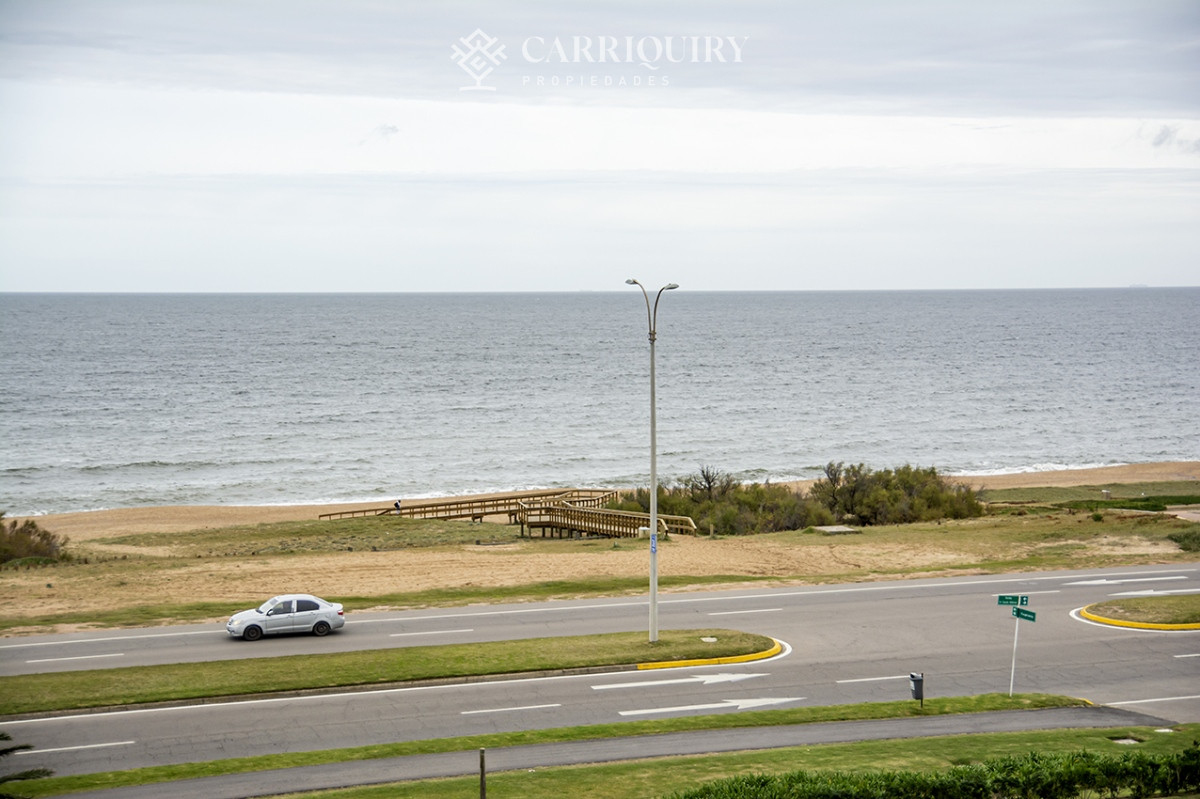 Apartamento ID.7948 - Apartamento de 2 dormitorios en Playa Mansa , Punta del este 