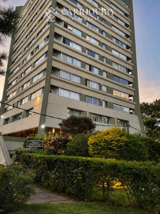 Apartamento ID.10528/Apartamento-de-1-Dormitorio-a-pasos-de-playa-Brava,-Punta-del-Este - Venta Apartamento de 2 Dormitorios en Roosevelt Punta del Este