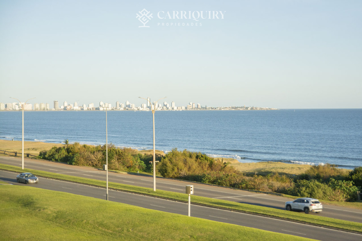 Apartamento ID.7950 - Departamento de 2 suites + depedencia en venta Frente al mar.