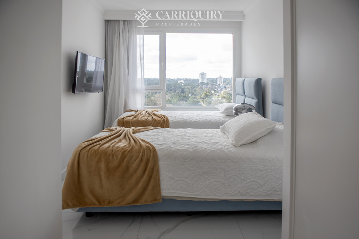 Apartamento ID.9333/ALQUILER-TEMPORARIO-APARTAMENTO-4-DORMITORIOS-MANATIALES- - Apartamento en Mansa - Punta del Este en venta de 3 dormitorios.