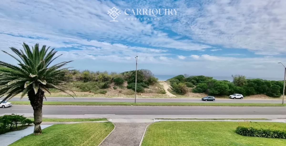Apartamento ID.9446/Apartamento-en-Brava,-3-dormitorios-* - Departamento en venta en Arenas Blancas con vista al mar.