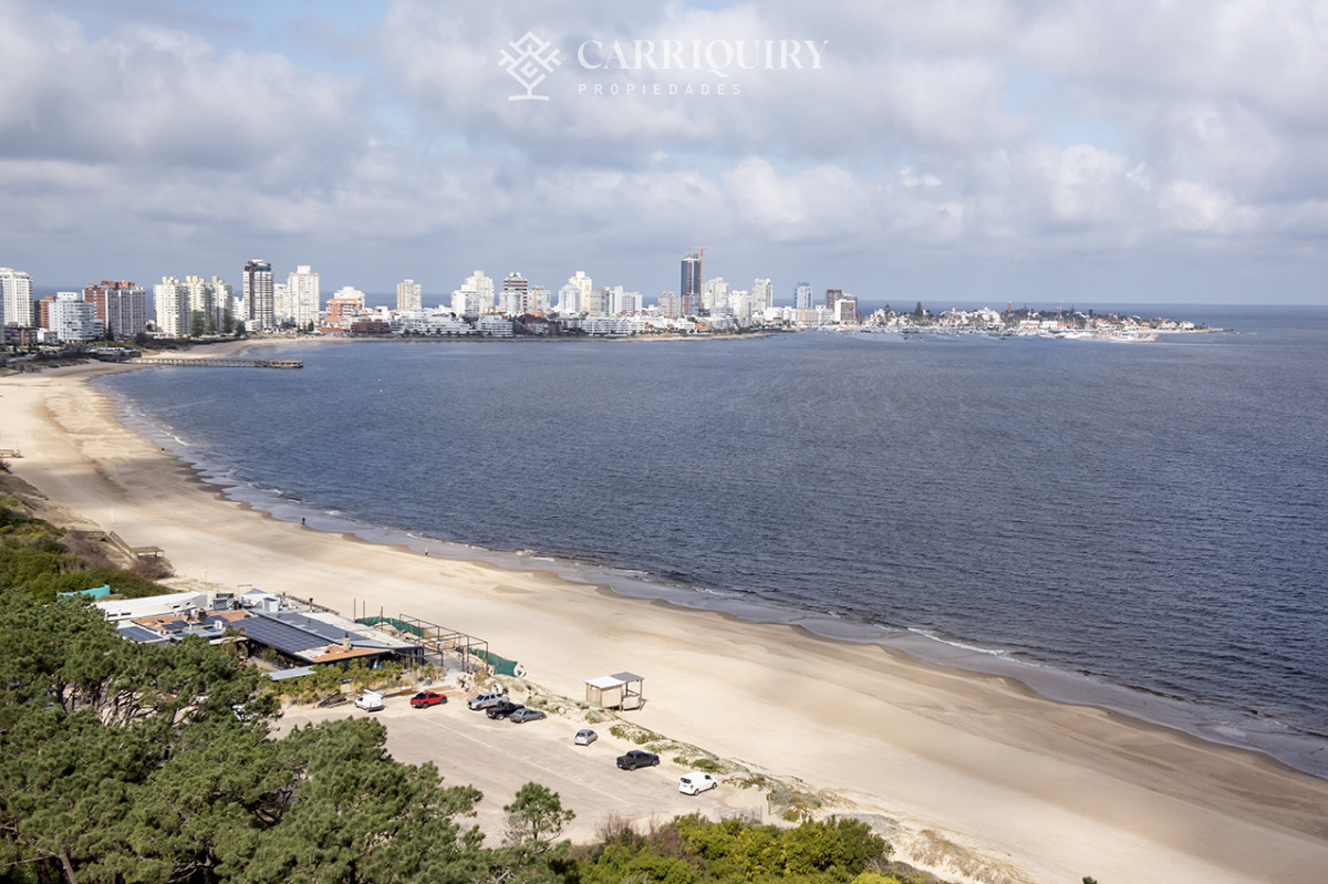Apartamento ID.9333/ALQUILER-TEMPORARIO-APARTAMENTO-4-DORMITORIOS-MANATIALES- - Apartamento en Mansa - Punta del Este en venta de 3 dormitorios.