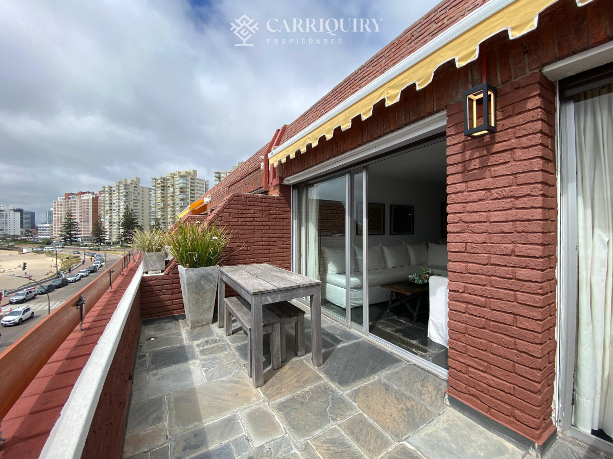 Apartamento ID.9436 - Vende apartamento con vista al mar de 3 dormitorios, Punta del Este