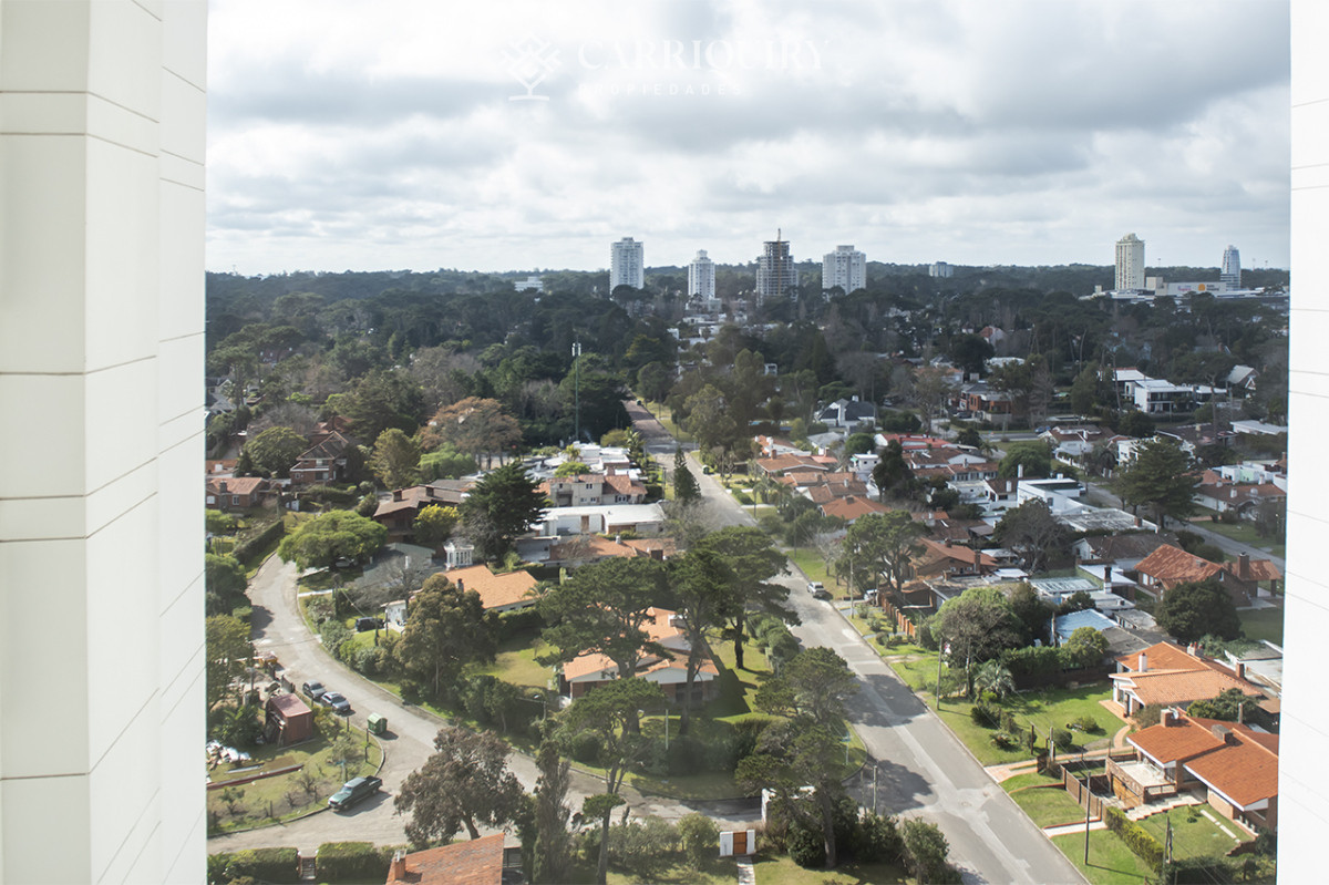 Apartamento ID.9333/ALQUILER-TEMPORARIO-APARTAMENTO-4-DORMITORIOS-MANATIALES- - Apartamento en Mansa - Punta del Este en venta de 3 dormitorios.