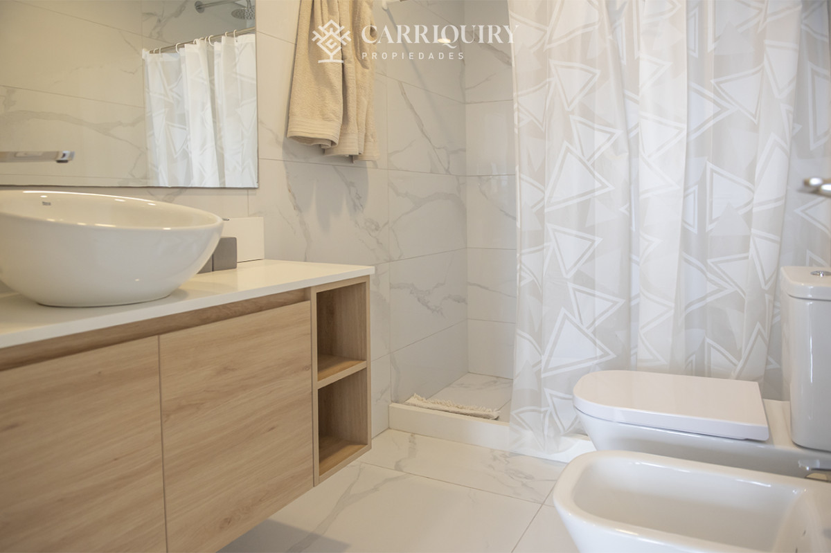 Apartamento ID.9333/ALQUILER-TEMPORARIO-APARTAMENTO-4-DORMITORIOS-MANATIALES- - Apartamento en Mansa - Punta del Este en venta de 3 dormitorios.