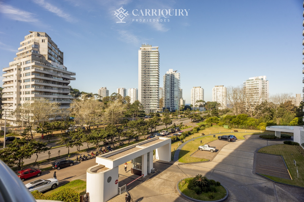 Apartamento ID.10019 - Vende apartamento con vista espectacular, de 3 dormitorios en Roosevelt, Punta del Este
