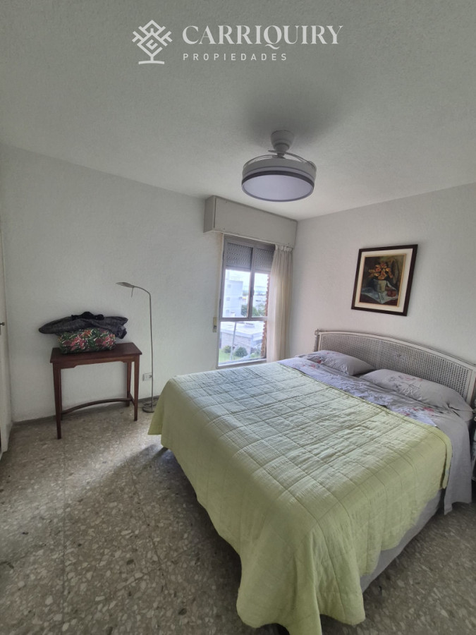 Apartamento ID.10084 - Apartamento en venta 2 dormitorios en Punta del Este. Primera línea mansa