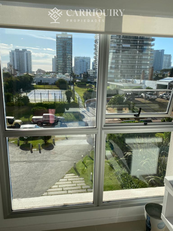 Apartamento ID.10243 - Departamento de 2 dormitorios y medio en venta en Punta del Este