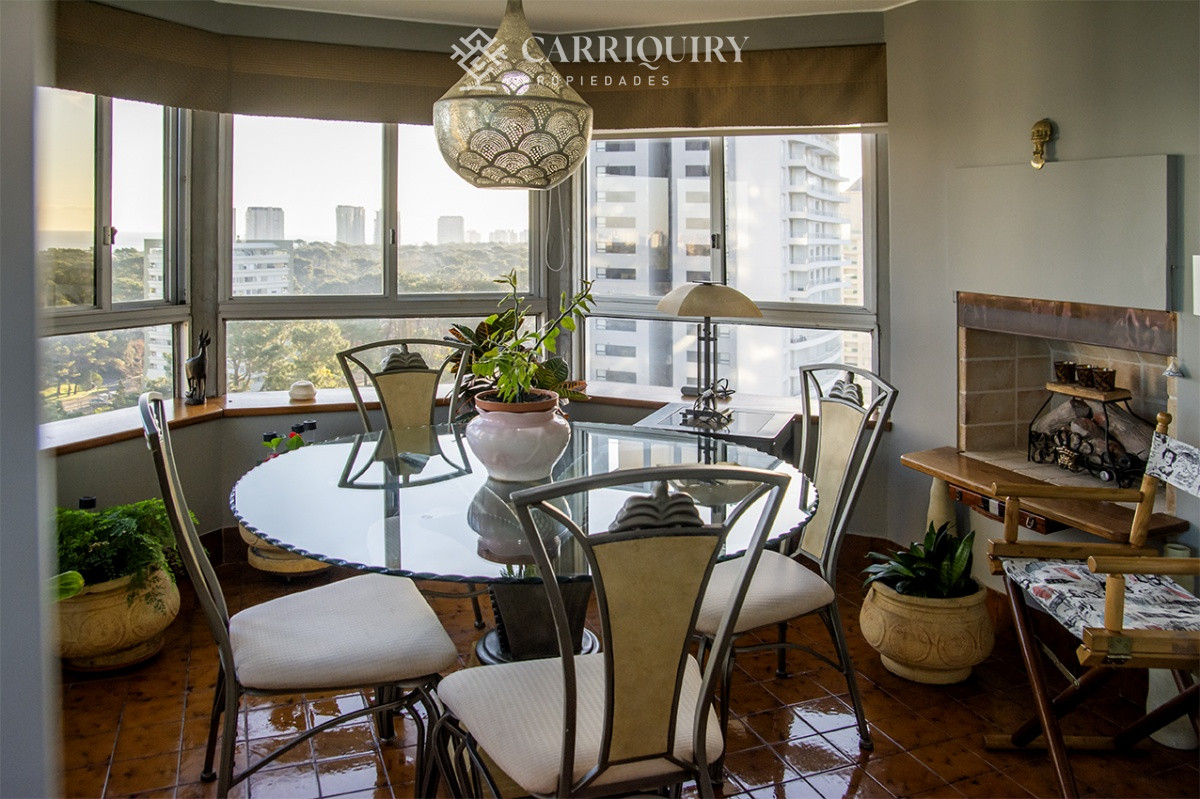 Apartamento ID.10295 - Apartamento en Roosevelt Center de 3 dormitorios mas dependencia 