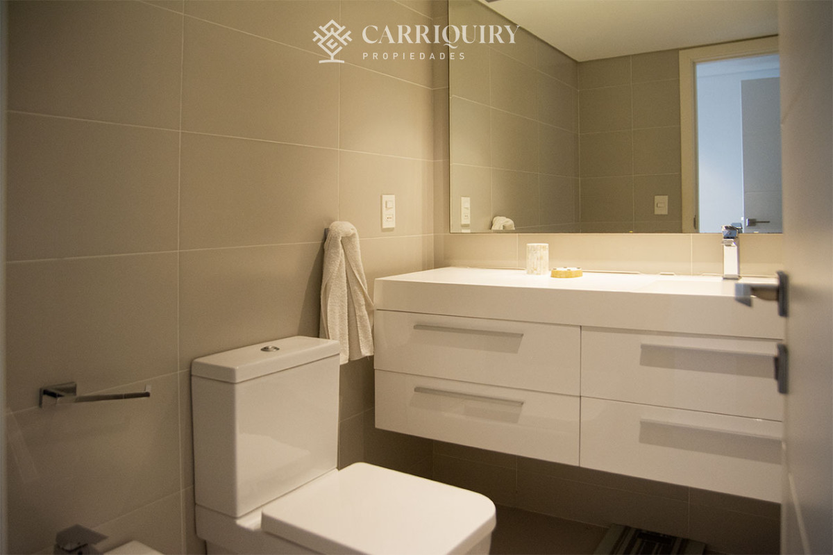 Apartamento ID.7950 - Departamento de 2 suites + depedencia en venta Frente al mar.