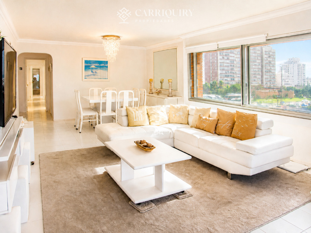 Apartamento ID.10357 - Apartamento de 3 dormitorios en Playa brava