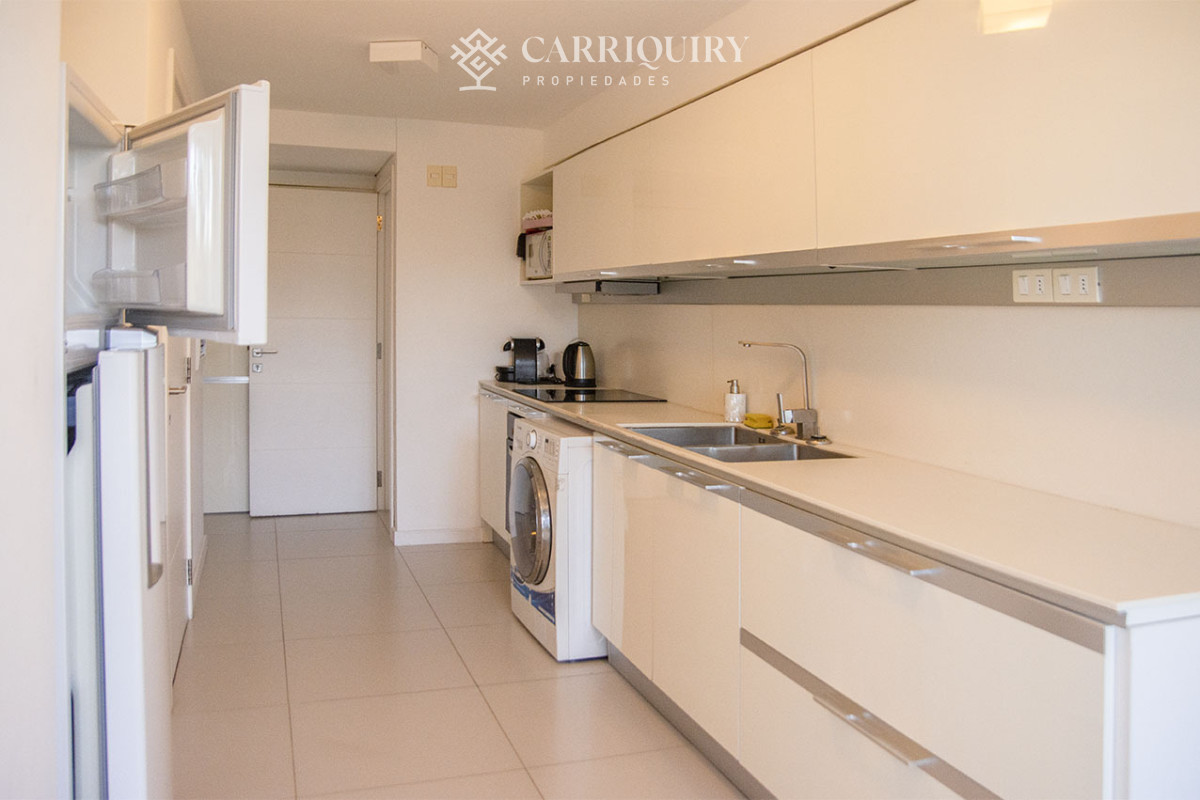 Apartamento ID.7950 - Departamento de 2 suites + depedencia en venta Frente al mar.