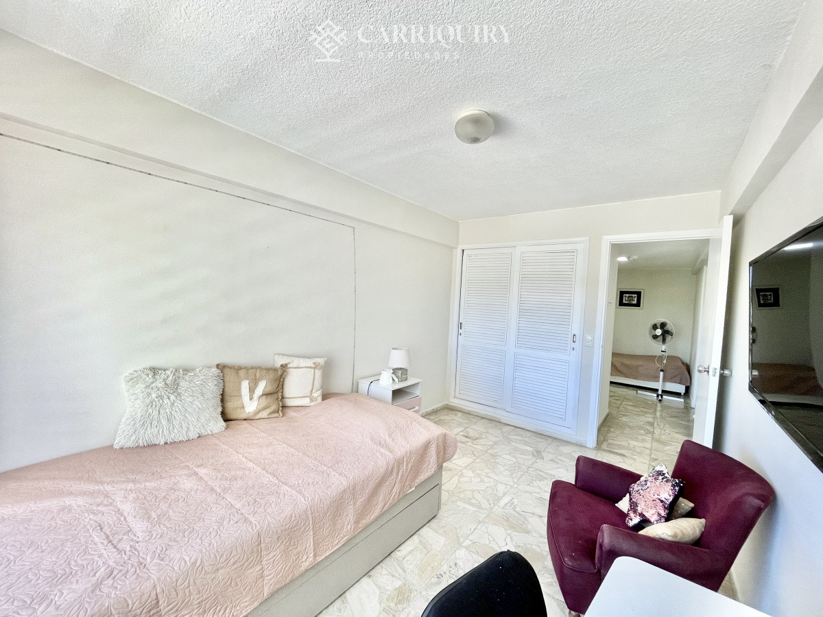Apartamento ID.7621 - Apartamento en venta 2 dormitorios Playa Mansa, Punta del Este